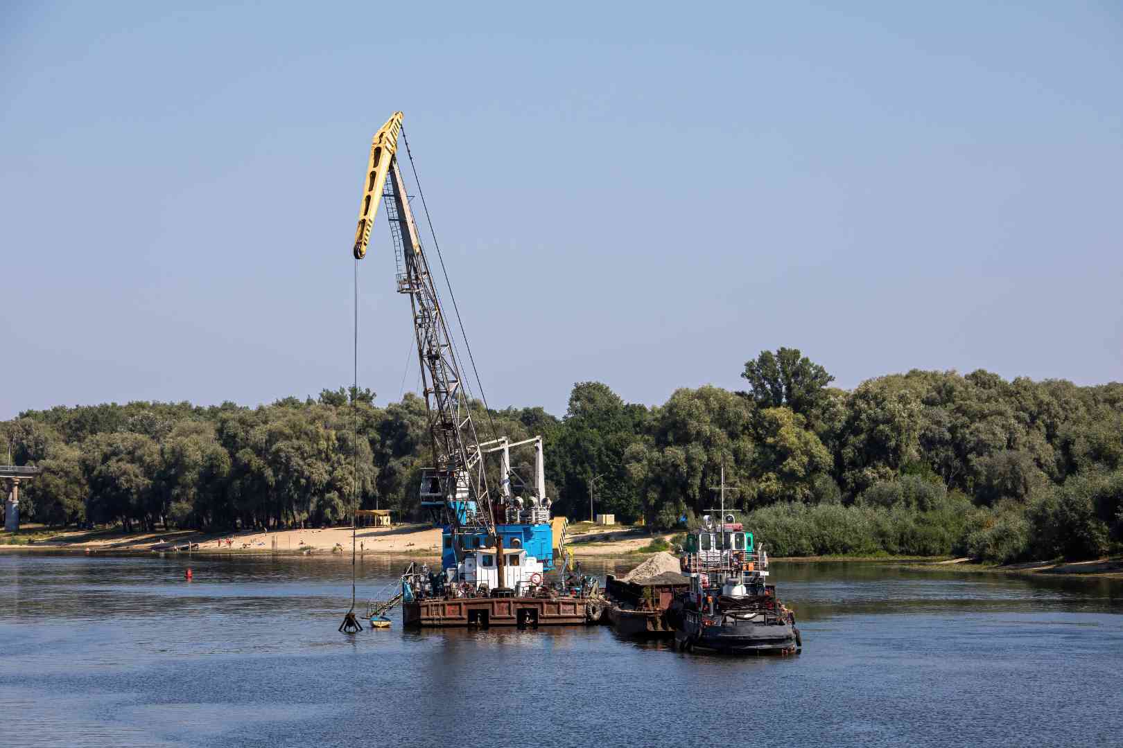 environmental dredging service in water